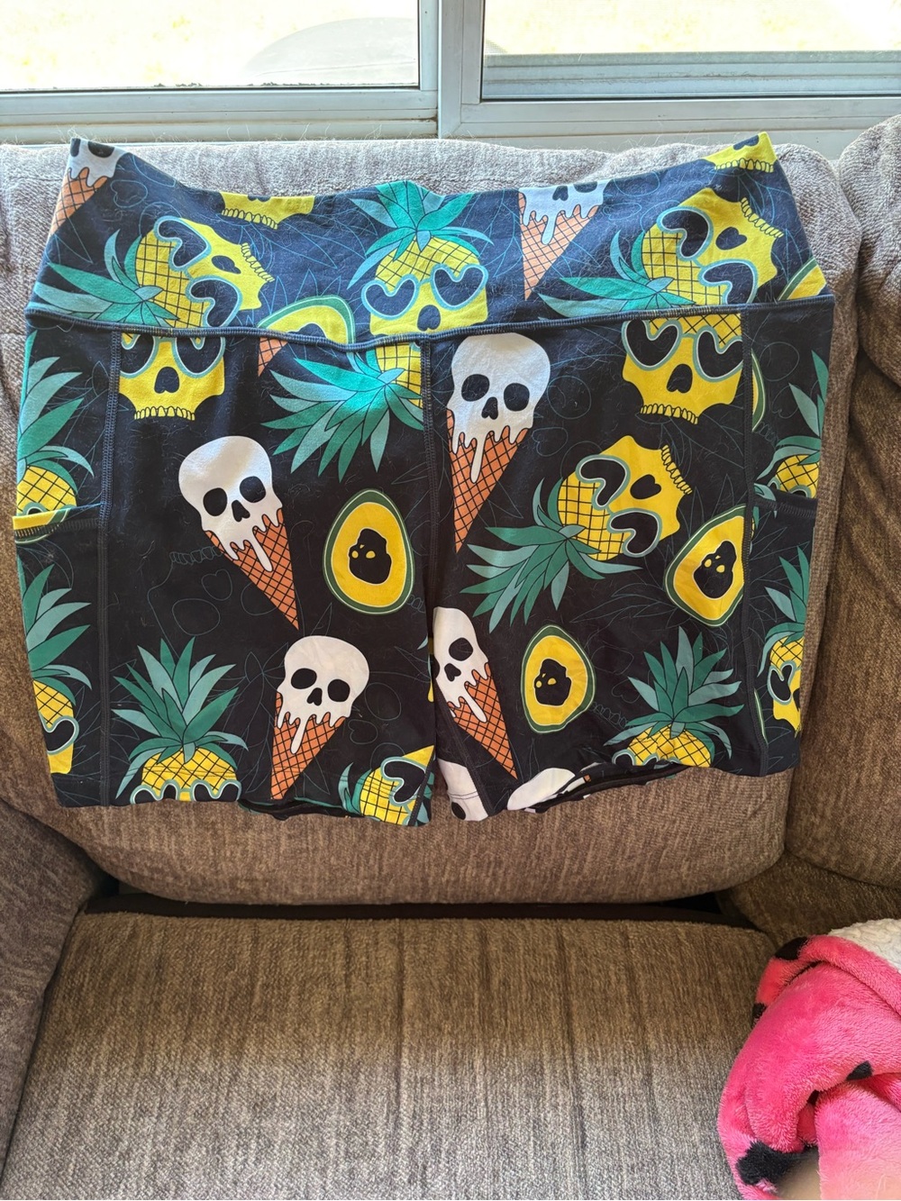 Kids Black Pineapple & Skull Print Swim Shorts XXL 5’ Shorts